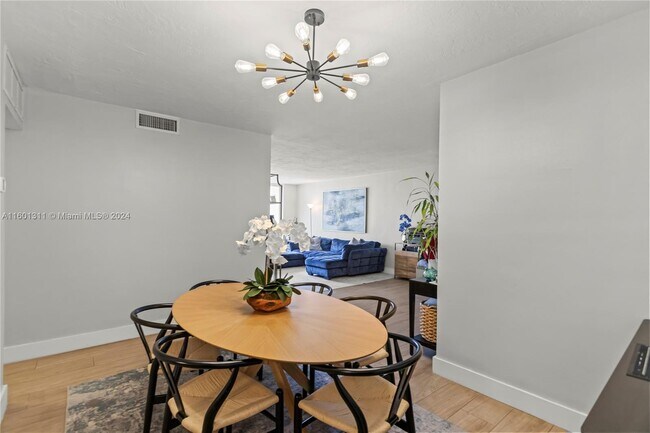 Building Photo - 3001 S Ocean Dr