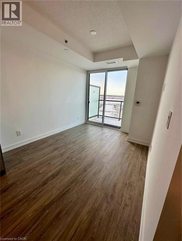 Photo du bâtiment - 3210 Dakota Cmn