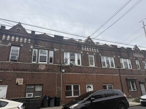 Building Photo - 1128 Summit Ave