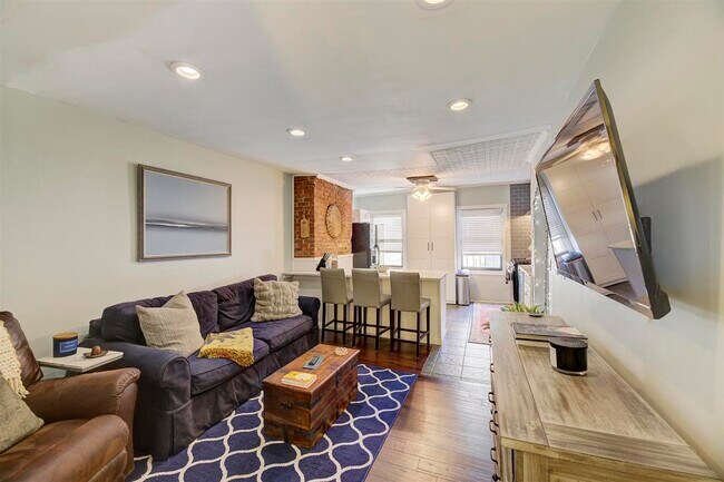 Foto del edificio - 358 6th St