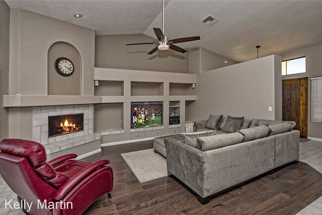 Building Photo - 5 br, 3.5 bath House - 4548 W  Mariposa Gr...