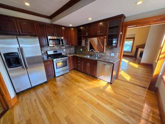 Foto del edificio - 2BD 2 Bath With Loft in Cambridge Central ...