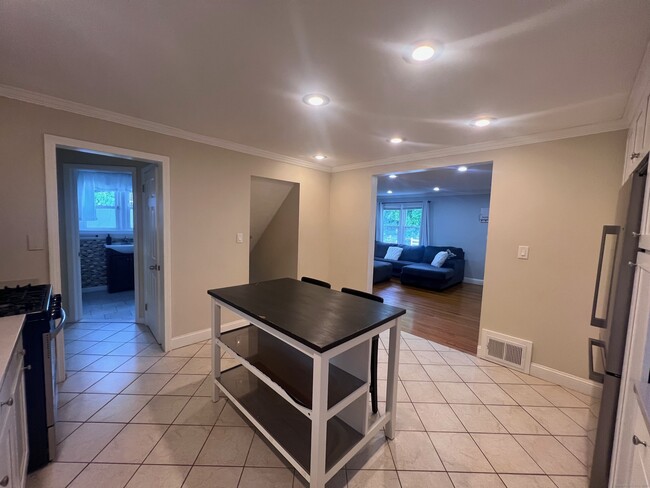 Foto del edificio - 441 Henry Ave Ext