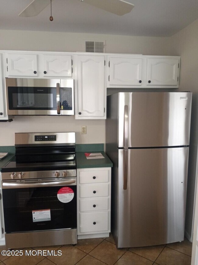 Foto del edificio - 19 Marlow Ave