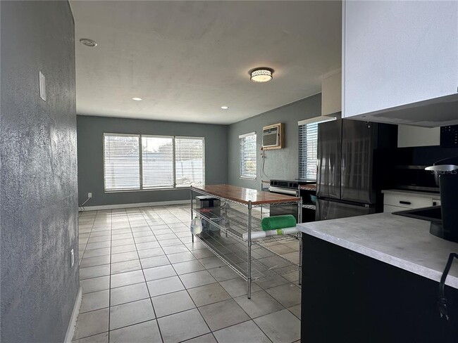 Building Photo - 4508 Shady Ln