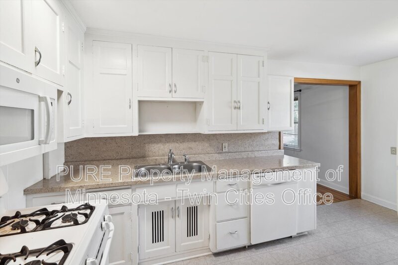 Primary Photo - 5515 Oliver Ave S