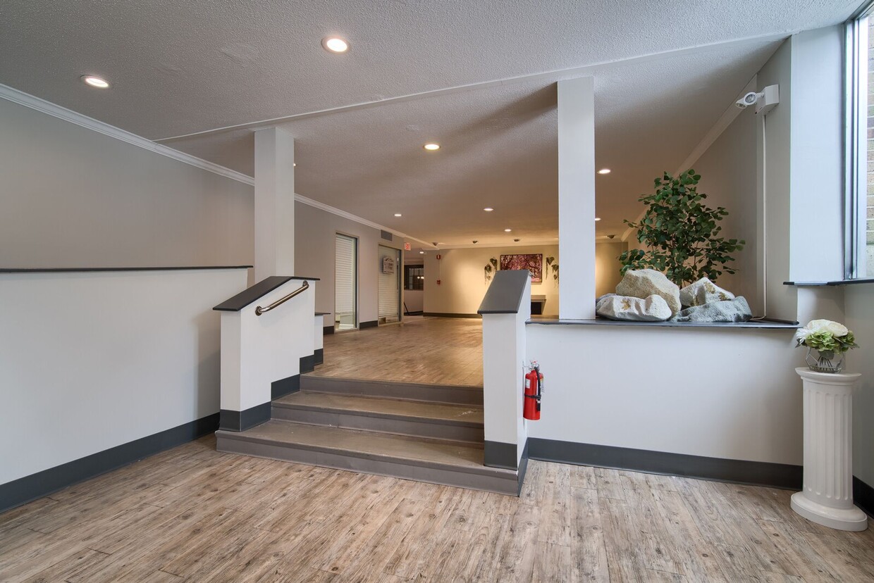 Building Photo - Amberley House Apartments