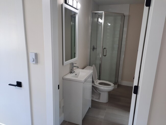 Photo du bâtiment - 381 57th Av E