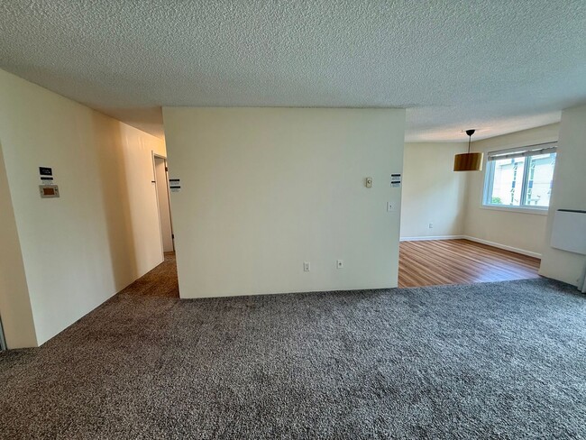 Building Photo - Windy Hills Condominium - Magnolia