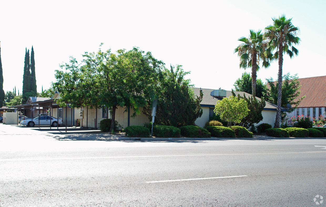 Primary Photo - 4205-4215 E Union Ave