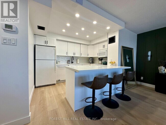 Photo du bâtiment - 1300 Bloor St