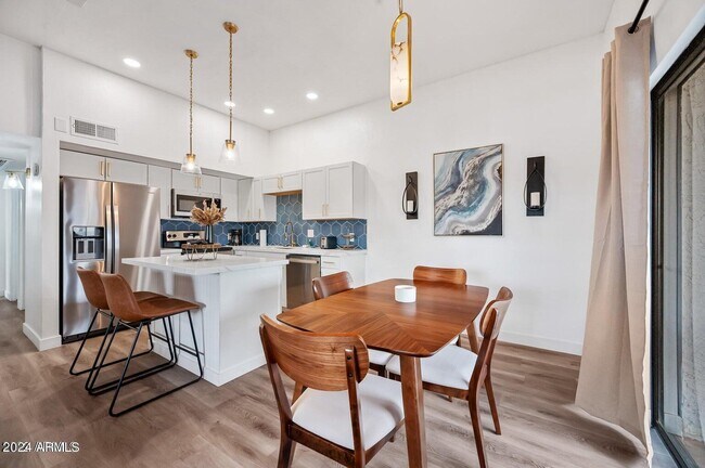 Foto del edificio - 2959 N 68th Pl