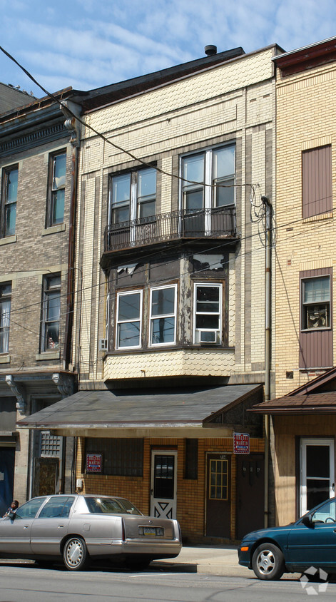 Building Photo - 704-706 N Shamokin St