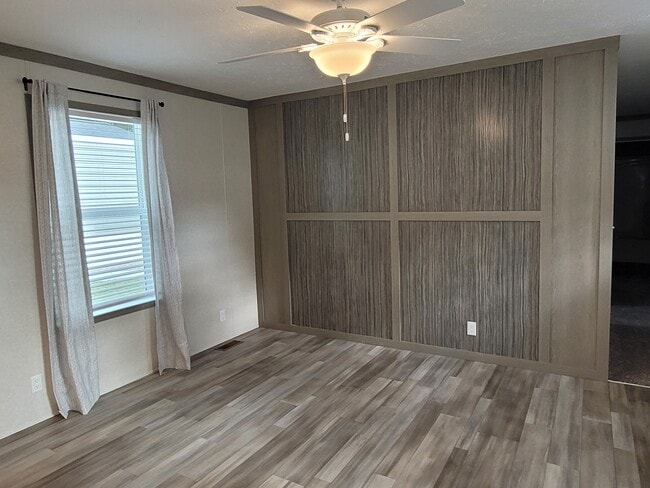 Building Photo - 343 Stratford Ct