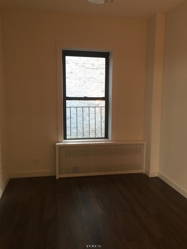 Building Photo - 128 E 83rd St