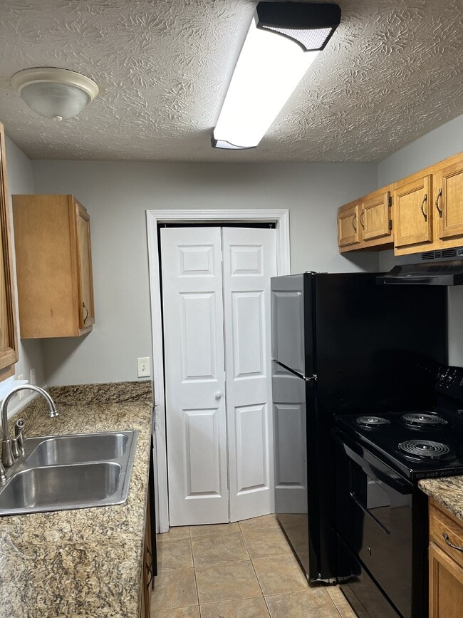 Building Photo - Charming Nashville Rental Property in Prim...