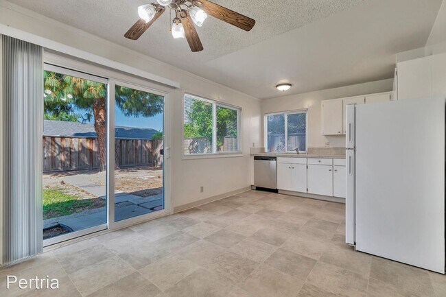 Building Photo - 3 br, 2 bath House - 1687 Goldentree Drive