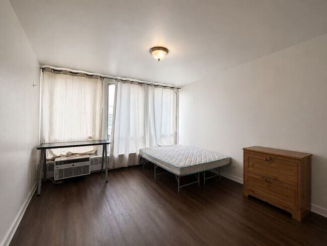 Foto del edificio - 1450 E 55th Pl