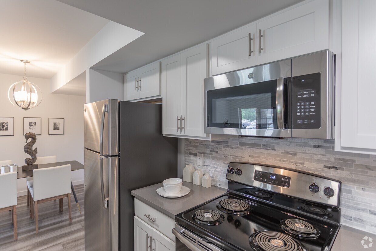 Ivy Hills Living Spaces 7401 Pondview Pl Newtown, OH Apartments for