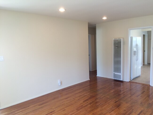 Living rrom - 1218 Goodman Ave
