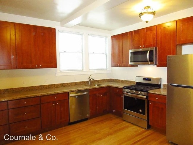 Building Photo - 3820 Divisadero St