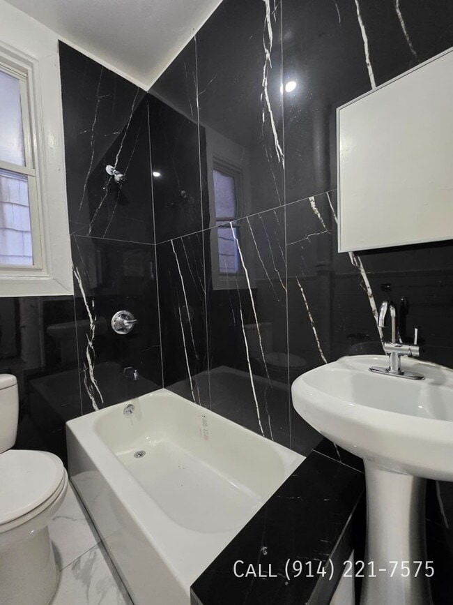 Building Photo - 175 Orchard St