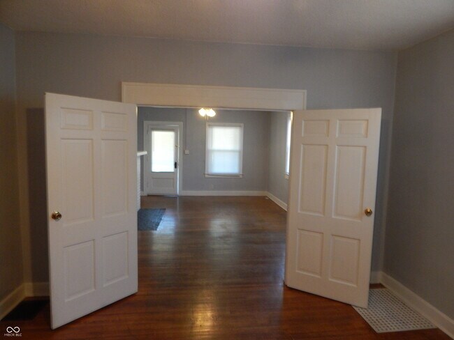 Building Photo - 4843 N College Ave