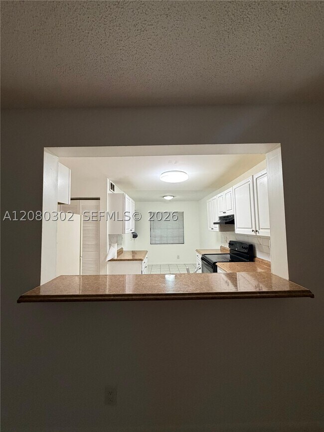 Building Photo - 2079 Coral Ridge Dr