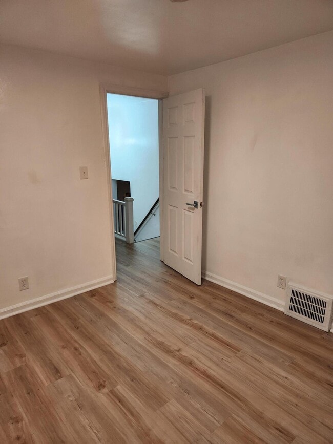Building Photo - 9350 Whitall Ln