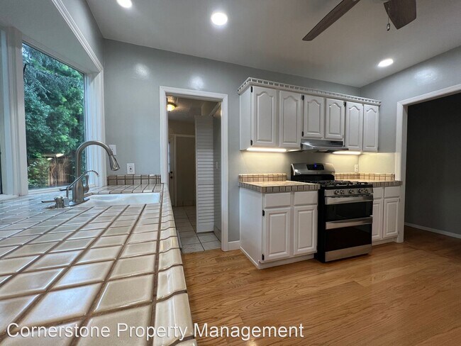 Building Photo - 4 br, 3 bath House - 1148 Singletary Ave