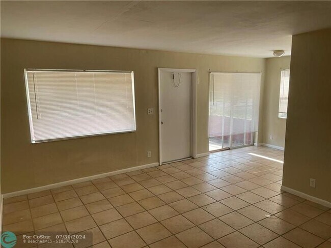 Foto del edificio - 3010 NW 13th St