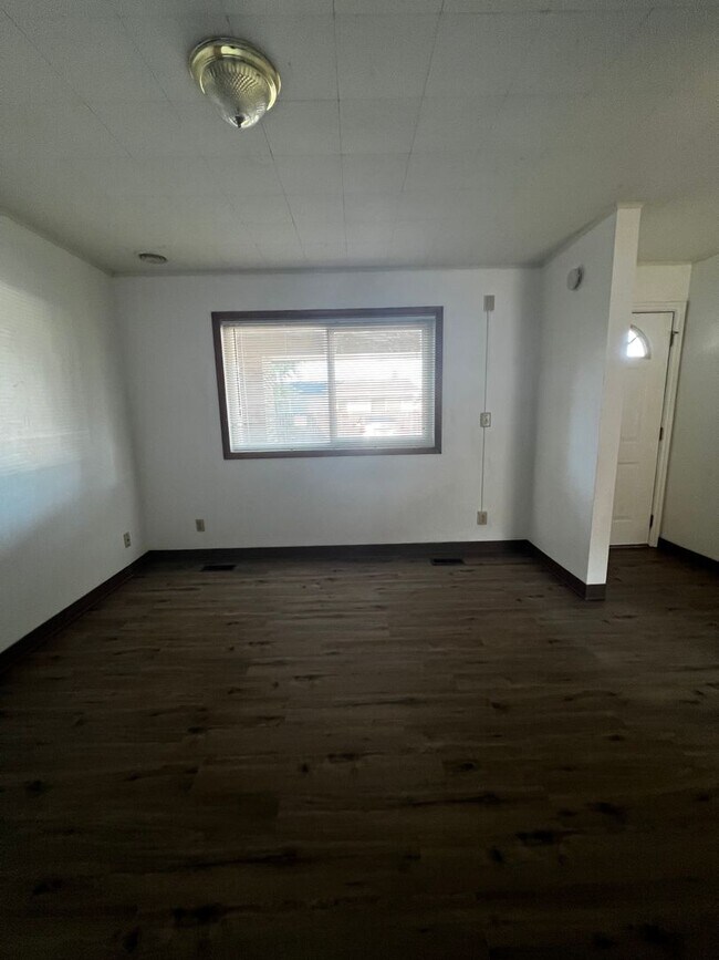 Foto del edificio - Vine Maple Triplex