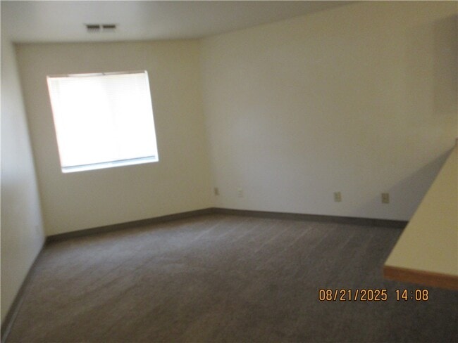 Building Photo - 1403 E Andy Devine Ave