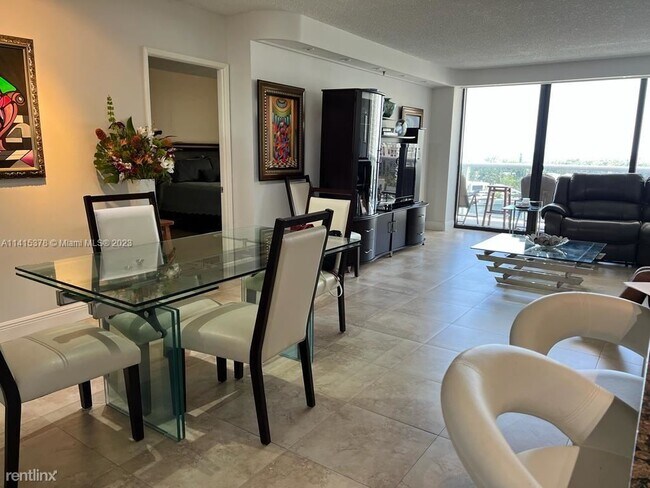 Building Photo - 3 br, 3 bath Condo - 20505 E Country Club ...