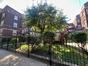 Building Photo - 6634 S Greenwood Ave