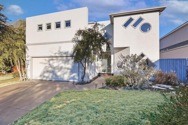 Building Photo - 3216 Gleneagles Ct