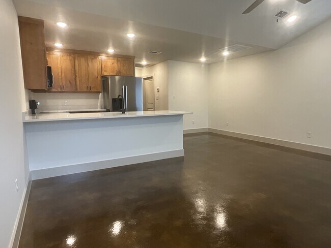 Foto del edificio - 533 Bradburn Rd