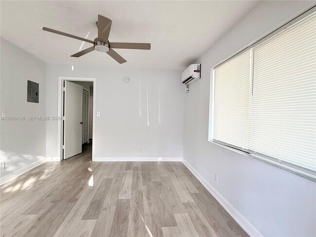 Foto del edificio - 1632 NE 4th Pl