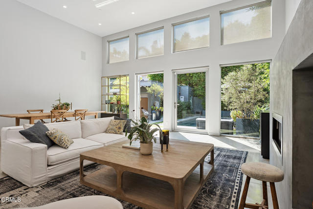 Foto principal - 329 Westbourne Dr