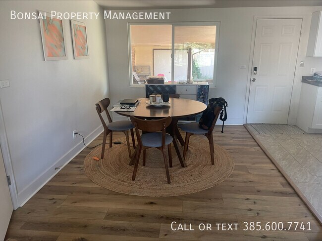 Building Photo - 1517 Mango Rd