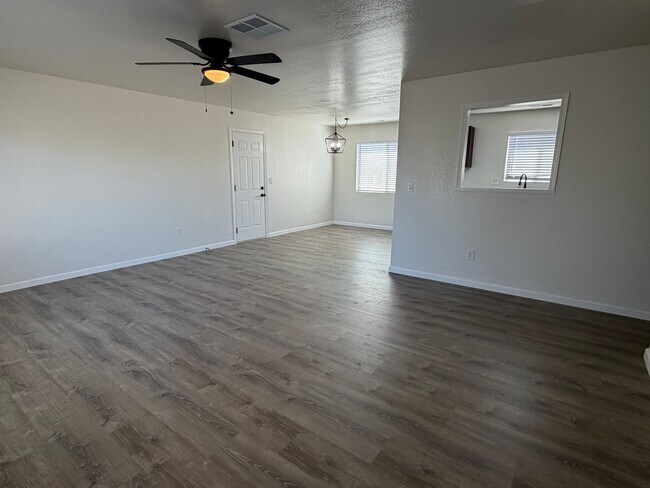 Foto del edificio - 1762 Willis St