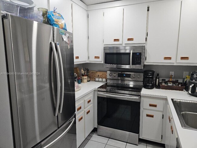 Foto del edificio - 6602 SW 152nd Pl