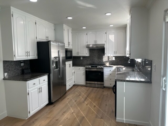 Kitchen - 1166 Johnson St