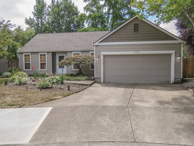 Charming 3 bedroom 2 bathroom home availab... - Charming 3 bedroom 2 bathroom home availab...