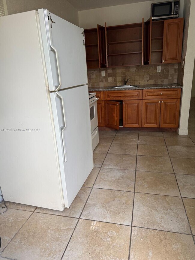 Foto del edificio - 640 NW 10th Terrace