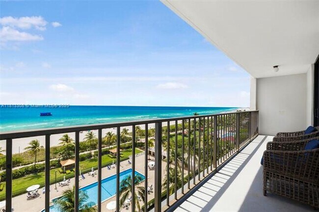 Foto del edificio - 2625 Collins Ave