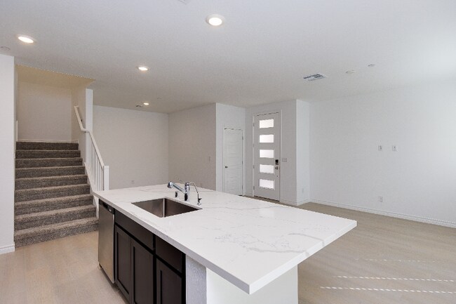Foto del edificio - 600 N Carriage Hill Dr