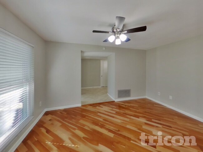 Building Photo - 1866 Belleair Rd