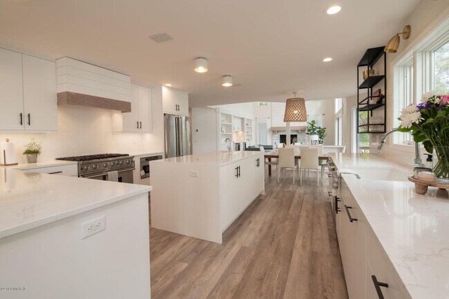 Building Photo - 7141 Eagle Height Dr