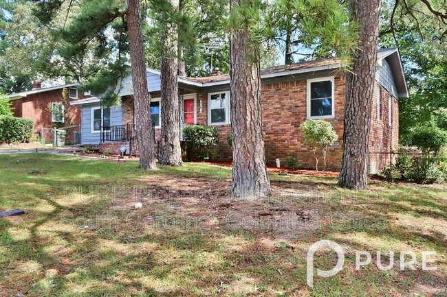 Building Photo - 2203 Cermack St